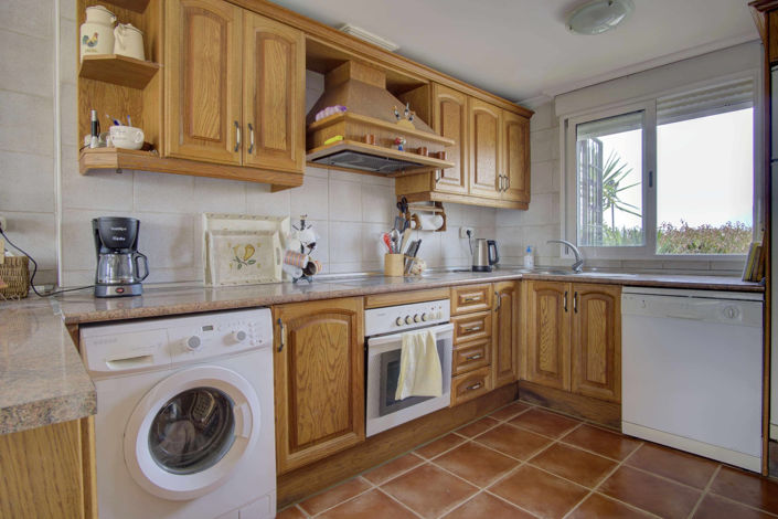 Image No.8-4 Bed House for sale