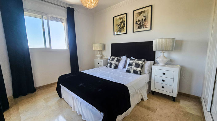 Image No.18-4 Bed House for sale