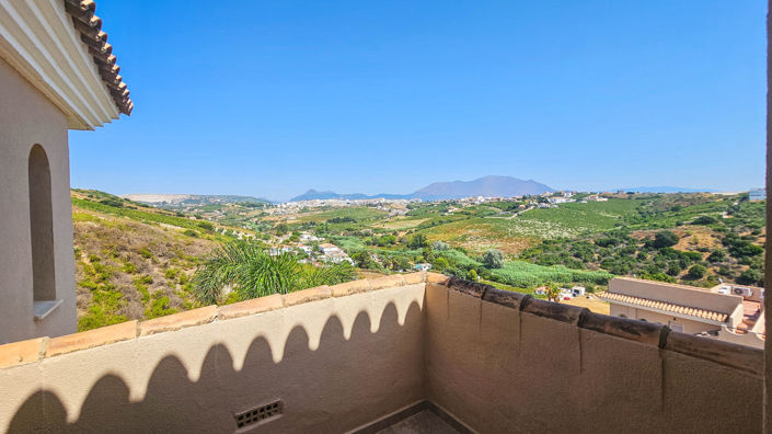 Image No.20-4 Bed House for sale