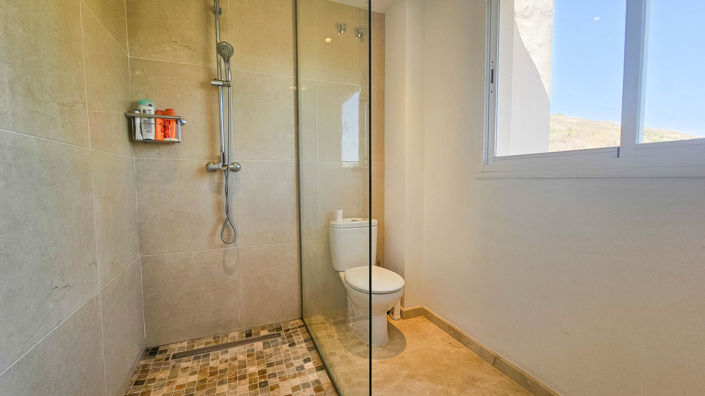 Image No.28-4 Bed House for sale