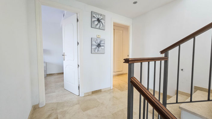 Image No.32-4 Bed House for sale