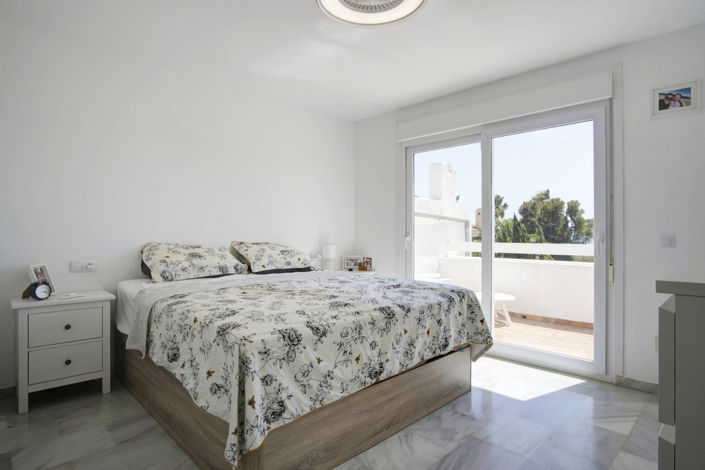 Image No.13-3 Bed Townhouse for sale