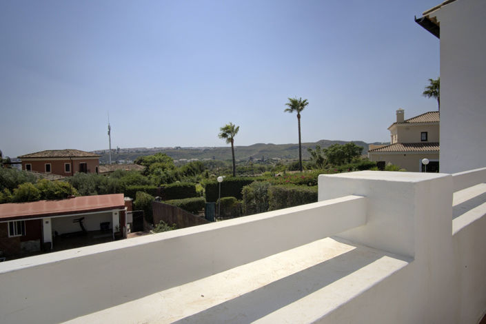 Image No.31-3 Bed Townhouse for sale