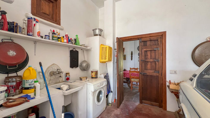 Image No.16-4 Bed Townhouse for sale