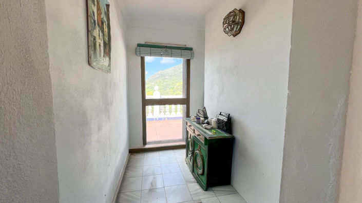 Image No.30-4 Bed Townhouse for sale