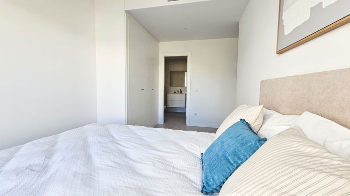 Image No.12-3 Bed Property for sale