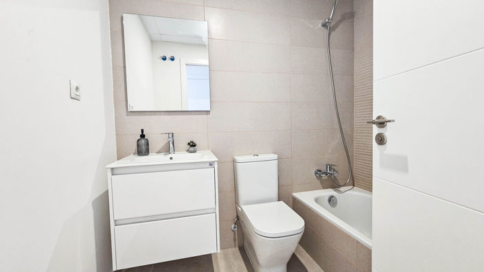 Image No.8-3 Bed Property for sale