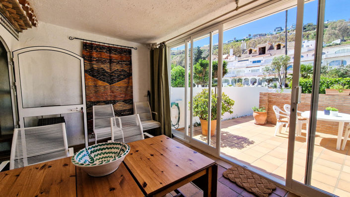 Image No.12-4 Bed Townhouse for sale