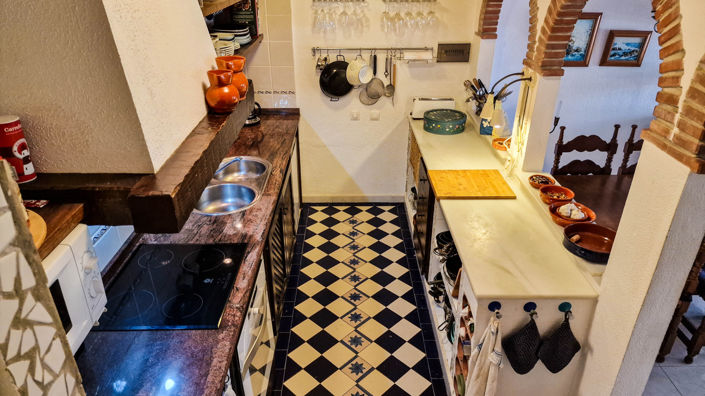 Image No.27-4 Bed Townhouse for sale