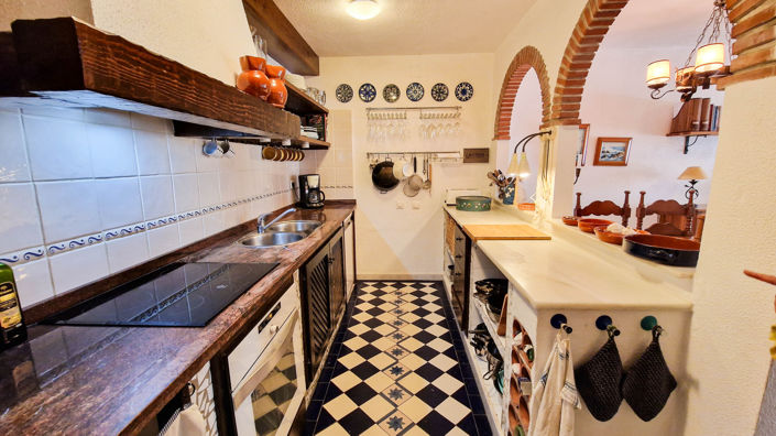 Image No.4-4 Bed Townhouse for sale