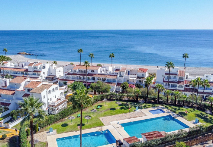 Image No.40-4 Bed Townhouse for sale