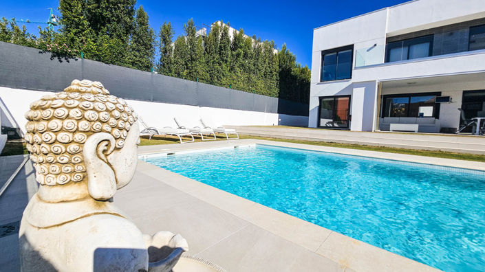 Image No.10-3 Bed Villa for sale