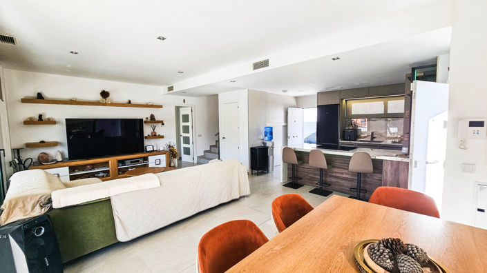 Image No.2-3 Bed Villa for sale