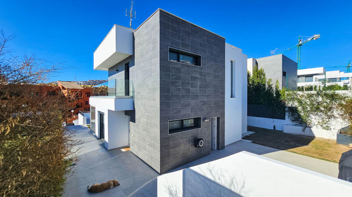 Image No.3-3 Bed Villa for sale