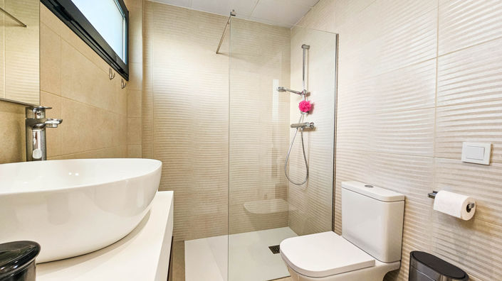 Image No.8-3 Bed Villa for sale