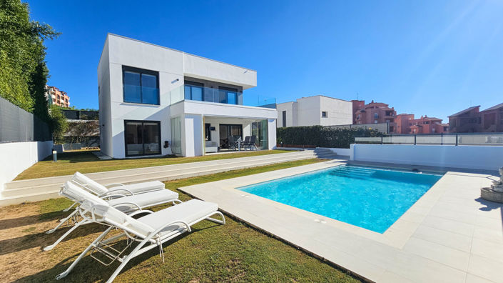 Image No.9-3 Bed Villa for sale