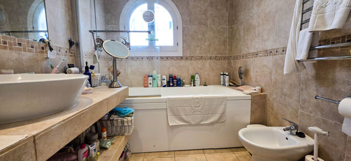 Image No.12-5 Bed Villa for sale