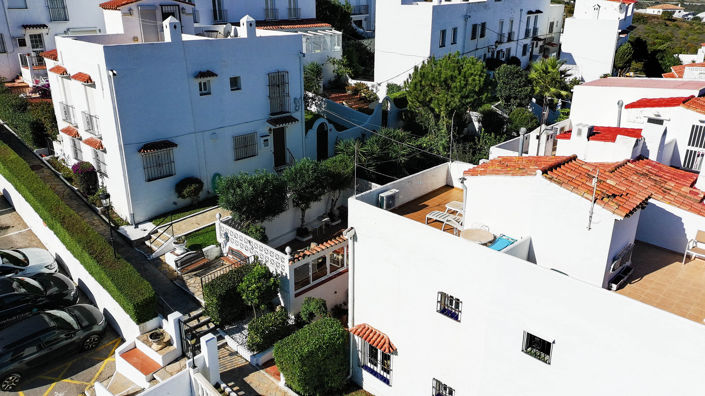 Image No.13-2 Bed Townhouse for sale