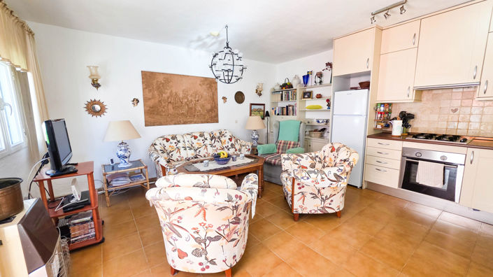 Image No.15-2 Bed Townhouse for sale