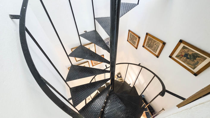 Image No.26-2 Bed Townhouse for sale