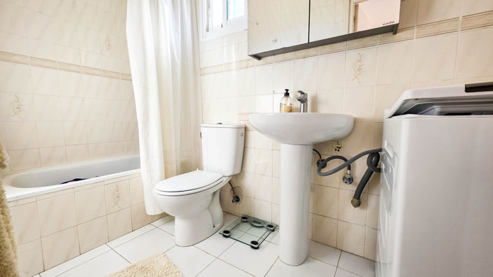 Image No.27-2 Bed Townhouse for sale