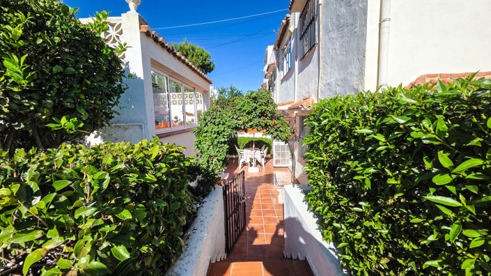 Image No.30-2 Bed Townhouse for sale