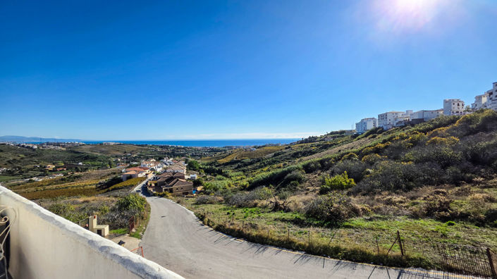 Image No.8-2 Bed Townhouse for sale