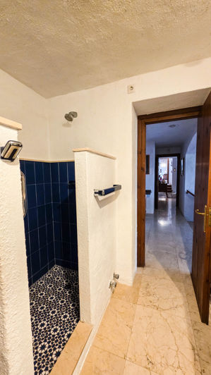Image No.43-5 Bed Villa for sale