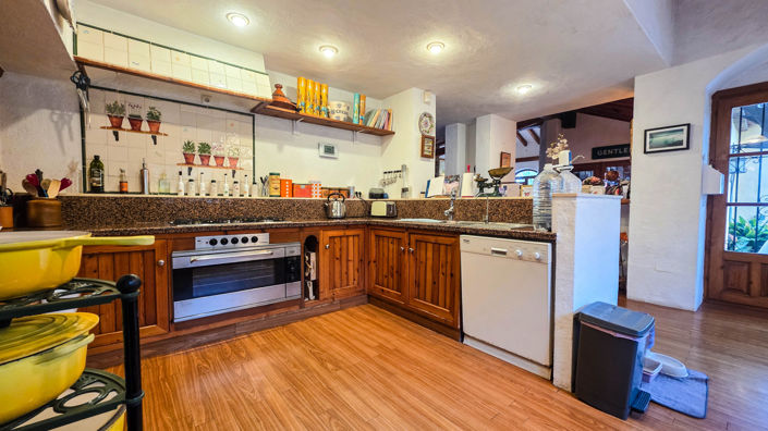 Image No.6-5 Bed Villa for sale