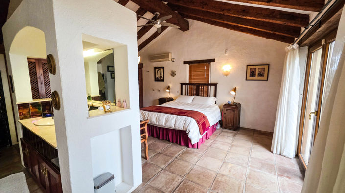 Image No.8-5 Bed Villa for sale