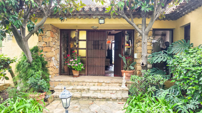 Image No.10-5 Bed Villa for sale