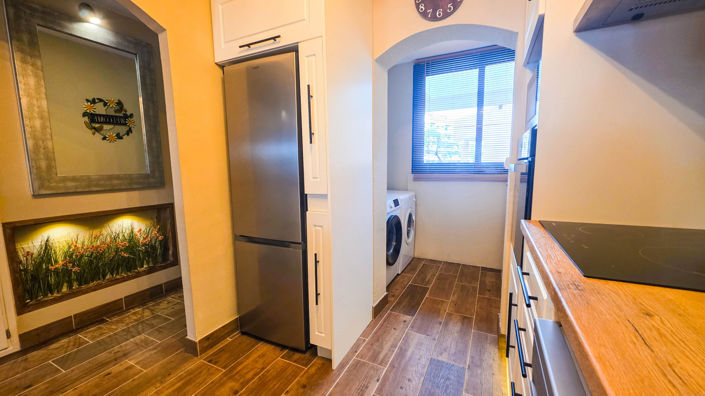 Image No.15-2 Bed Property for sale