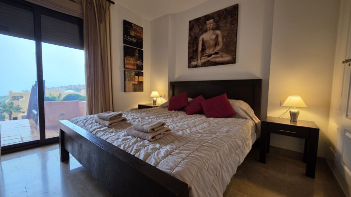 Image No.5-3 Bed Property for sale