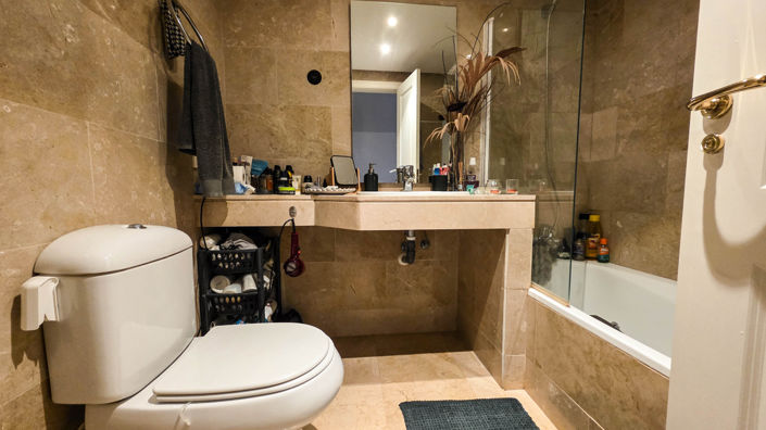 Image No.11-2 Bed Property for sale