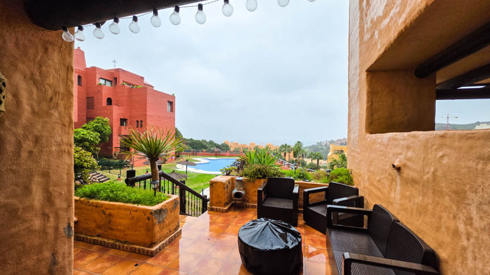 Image No.10-2 Bed Property for sale