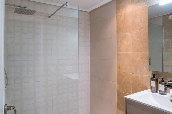 Image No.40-2 Bed Apartment for sale