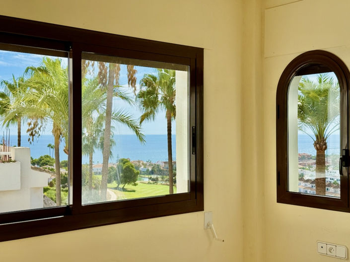 Image No.14-3 Bed Apartment for sale