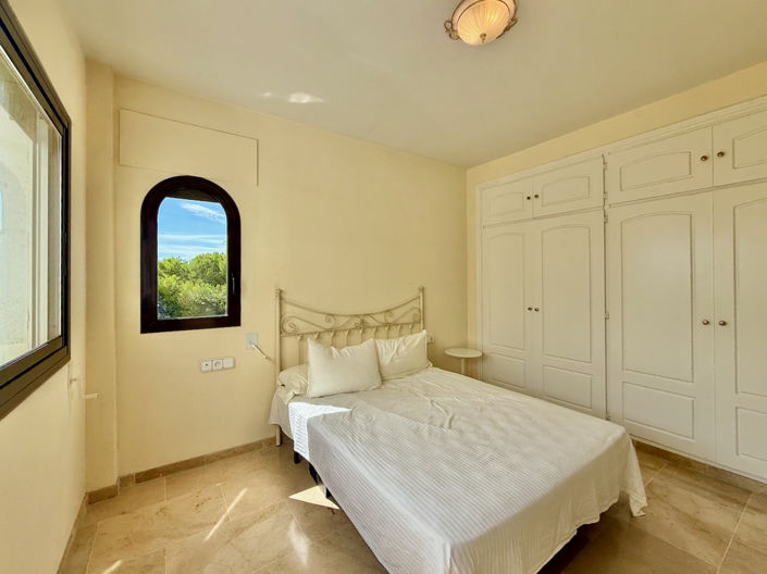 Image No.17-3 Bed Apartment for sale