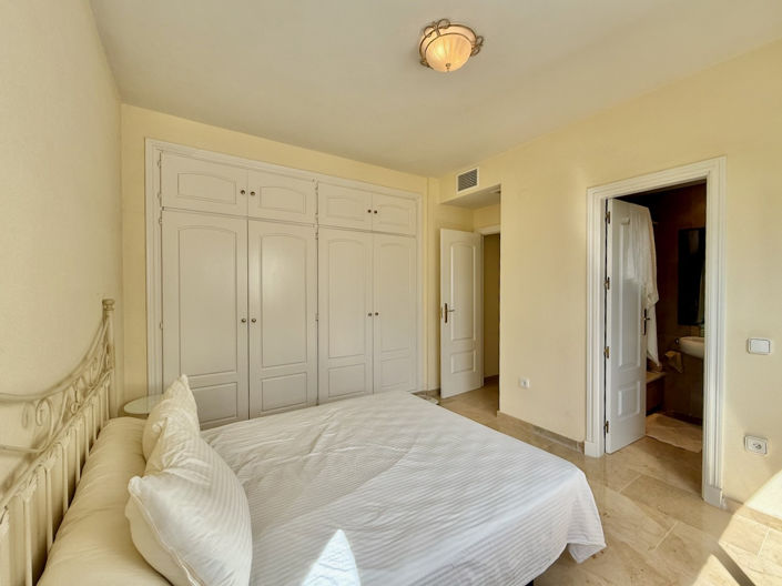 Image No.18-3 Bed Apartment for sale