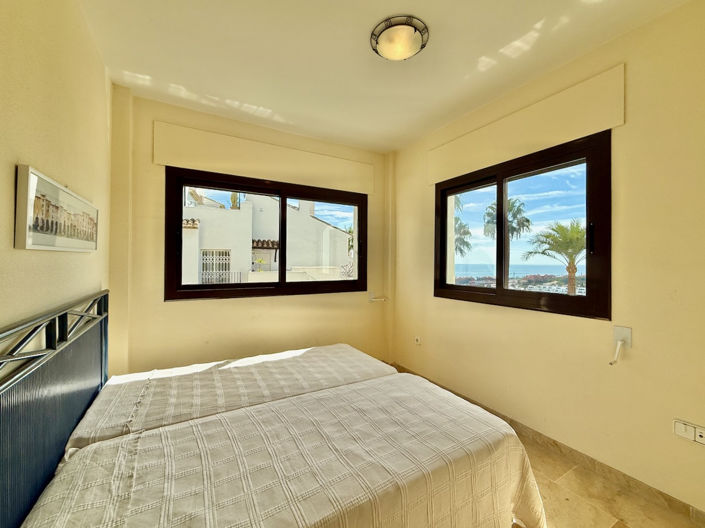 Image No.21-3 Bed Apartment for sale