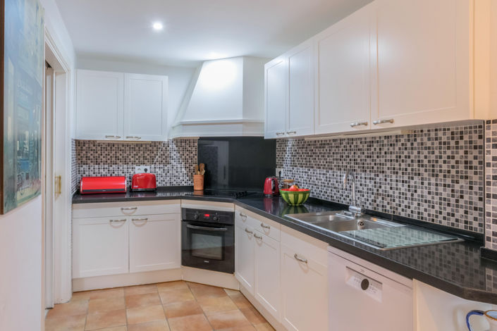 Image No.20-3 Bed Townhouse for sale