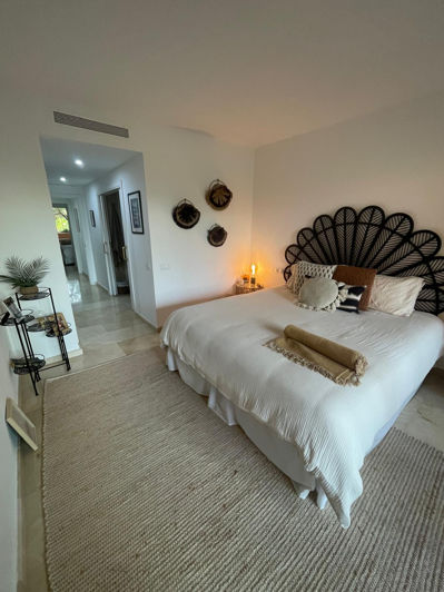 Image No.17-3 Bed Property for sale