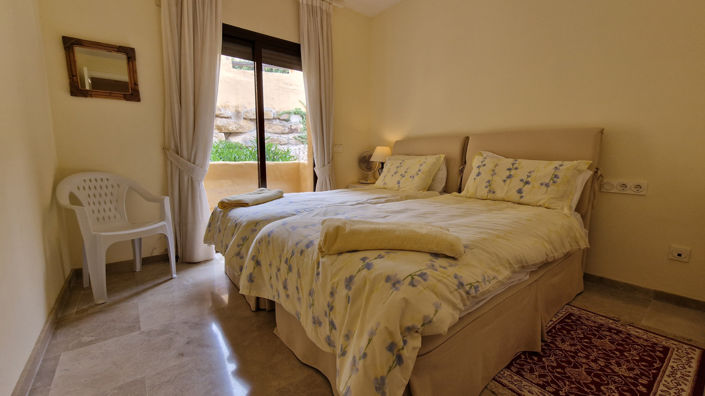 Image No.14-3 Bed Property for sale