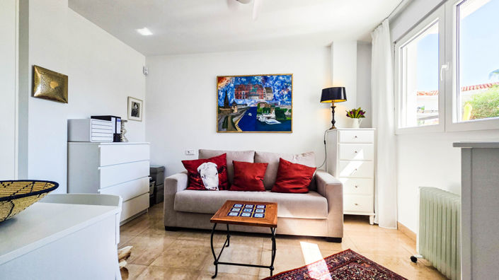 Image No.24-2 Bed Property for sale