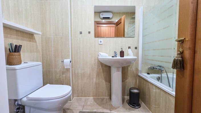 Image No.32-2 Bed Property for sale