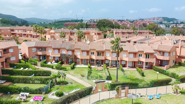 Image No.10-3 Bed Townhouse for sale