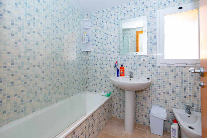 Image No.16-2 Bed Property for sale