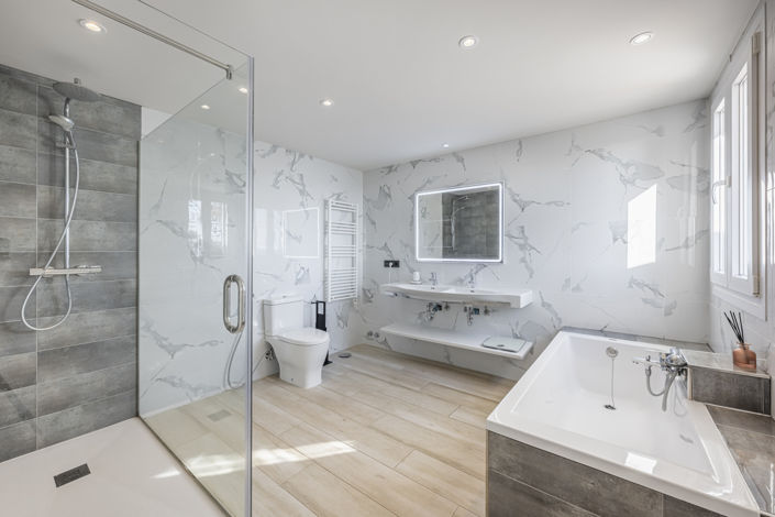 Image No.12-6 Bed Villa for sale