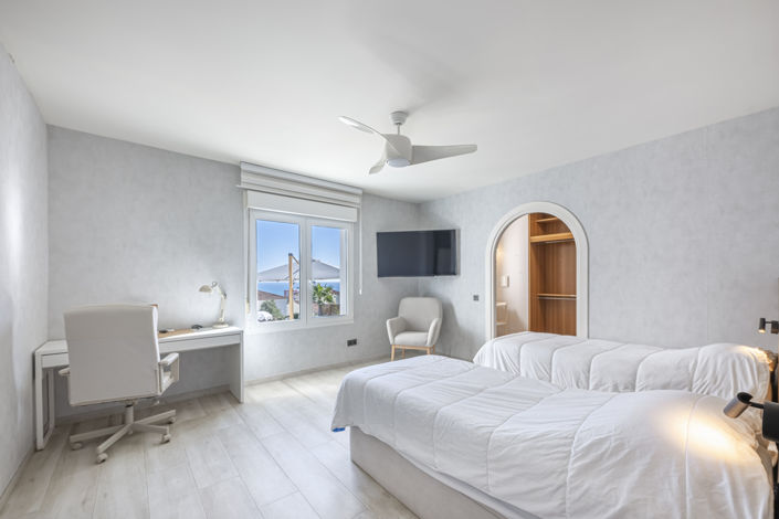 Image No.10-6 Bed Villa for sale