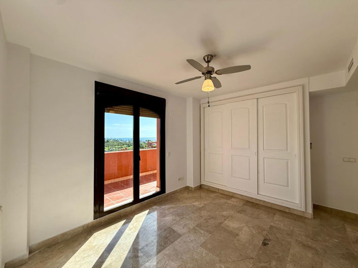 Image No.18-3 Bed Property for sale